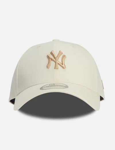 New Era New York Yankees 9forty Cap In Beige