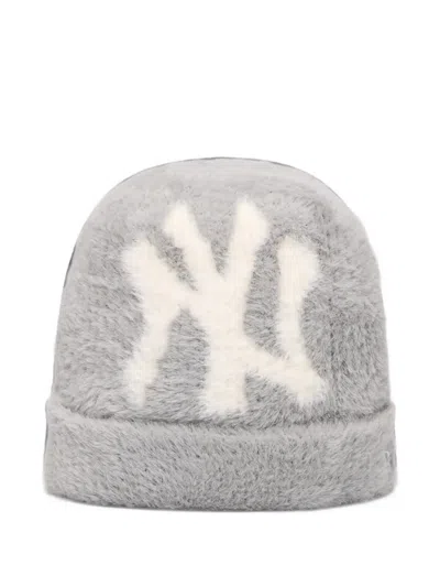 New Era New York Yankees Beanie Hat In Gray