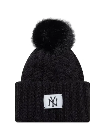 New Era New York Yankees Cable-knit Pompom Beanie Hat In White