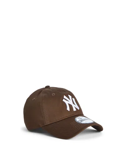 New Era New York Yankees Essential Womens Cap In Brown