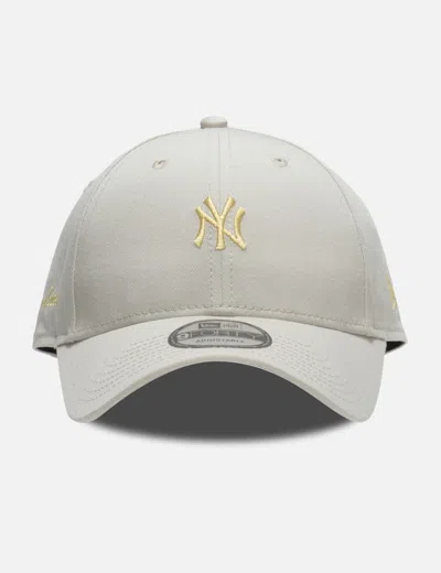New Era New York Yankees Mini Logo 9forty Cap In Gray