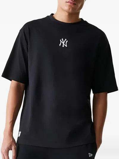 New Era New York Yankees Mlb Logo-embroidered T-shirt In Black
