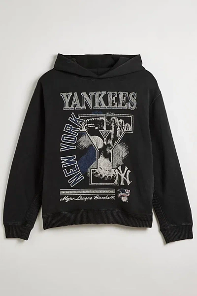 New Era New York Yankees Spot Classics Hoodie Sweatshirt In Black, Men's At Urban Outfitters