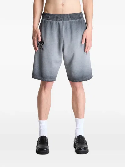 New Era New York Yankees Washed Shorts In Gray