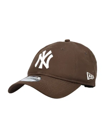 New Era Unisex Washed Cotton Logo Cap In Marrone