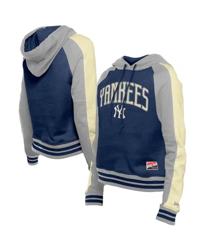 NEW ERA WOMEN'S NAVY NEW YORK YANKEES THROWBACK CROPPED RAGLAN PULLOVER HOODIE