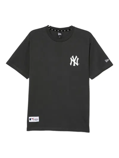New Era X Mlb Logoed T-shirt In Gray