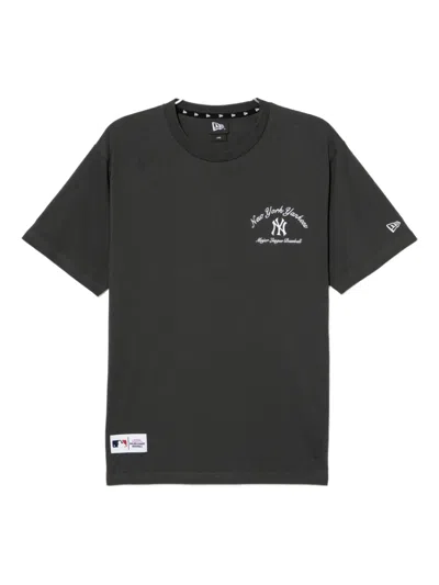 New Era X Mlb Logoed T-shirt In Gray