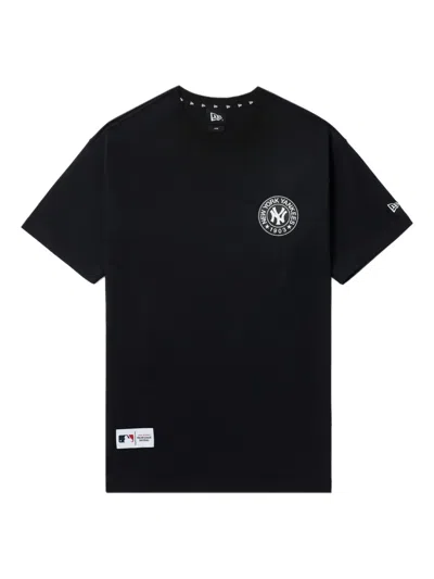 New Era Yankees Logo-embellished T-shirt In Black