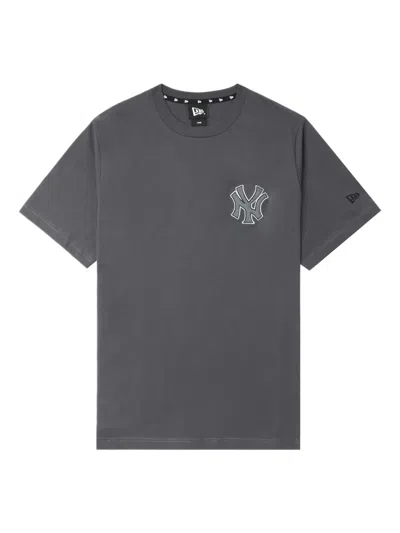 New Era Yankees Logo-embellished T-shirt In Gray