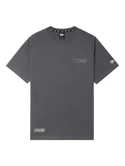 New Era Yankees Logo T-shirt In Gray