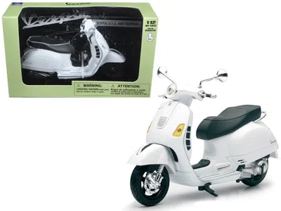 New Ray Vespa Gts 300 Super White Motorcycle 1/12 By