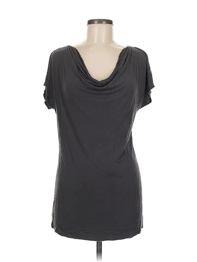 Pre-owned New York And Company Short Sleeve T-shirt In Gray