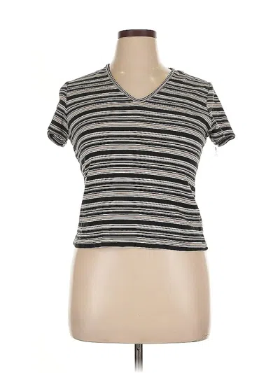 Pre-owned New York And Company Short Sleeve T-shirt In Gray