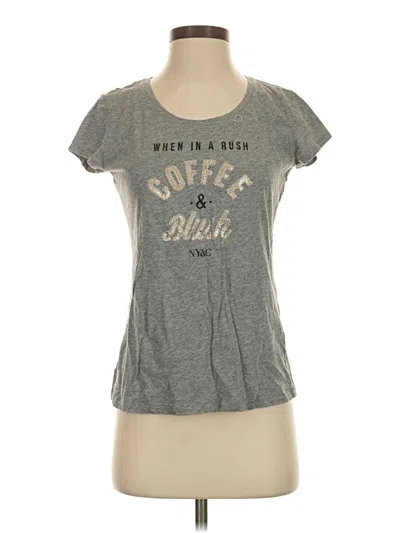 Pre-owned New York And Company Short Sleeve T-shirt In Gray