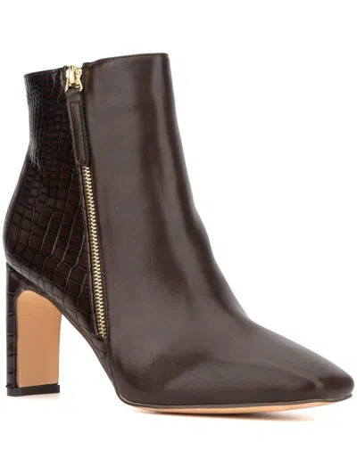 New York And Company Una Womens Faux Leather Embossed Chelsea Boots In Gold