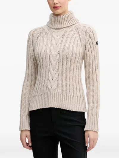 Newland 터틀넥 케이블 스웨터 In Neutral