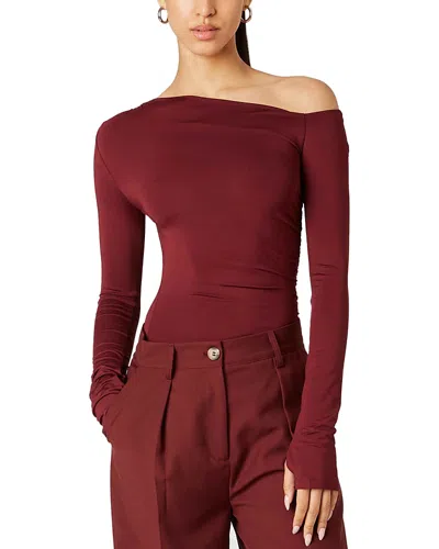 Nia Cleo Asymmetric Top In Burgundy