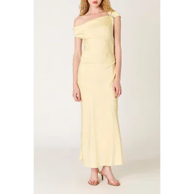 Nia Hiedra One-shoulder Gown In Yellow