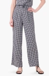 Nic + Zoe Gingham Sleeveless Button-up Shirt In Black Multi