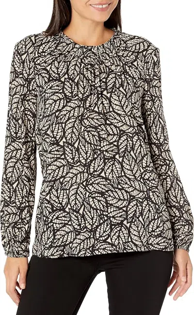 Nic + Zoe Lacy Leaves Top In Black Multi