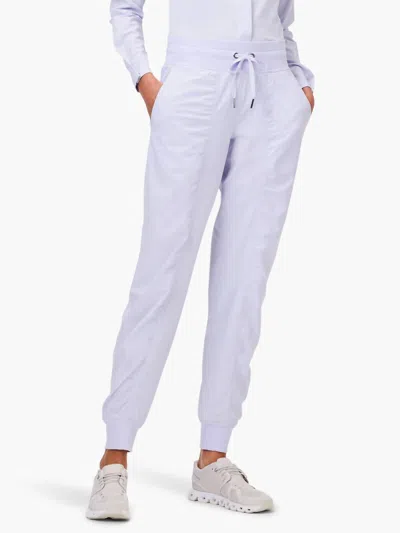 Nic + Zoe Tech Stretch Ruched Jogger In Wisteria Heather In Purple
