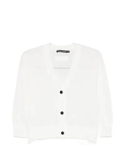 Nicholson & Nicholson Buttoned V-neck Cardigan In White