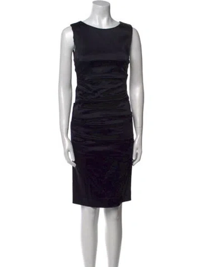 Pre-owned Nicole Miller Bateau Neckline Knee-length Dress In Black