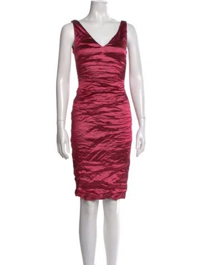Pre-owned Nicole Miller V-neck Knee-length Dress In Burgundy
