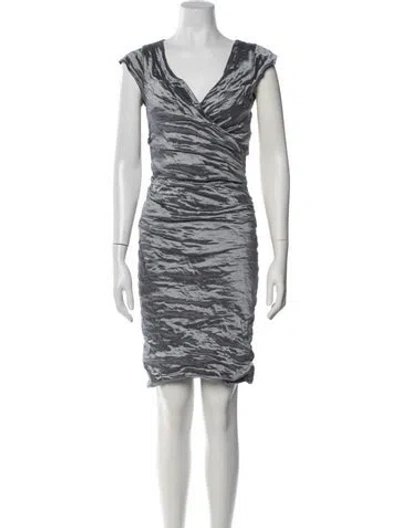 Pre-owned Nicole Miller V-neck Knee-length Dress In White