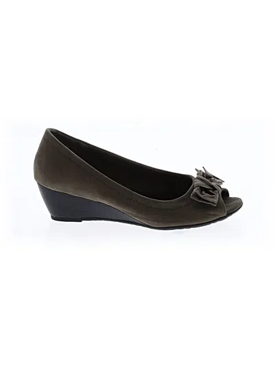 Pre-owned Nicole Wedges In Green
