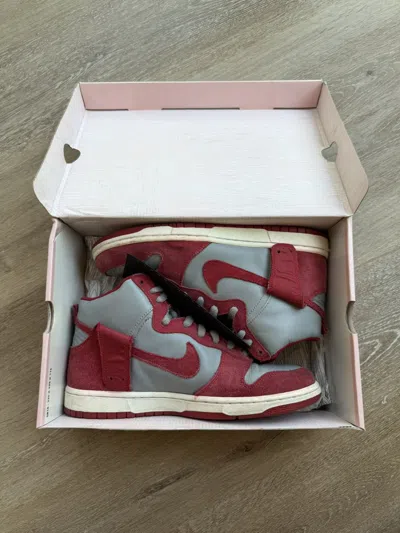 Pre-owned Nike 2005 Dunk High Pro Sb Unlv Shoes In Red