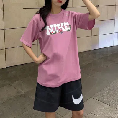 Nike (wmns)  Sportswear Graphic T-shirt Asia Sizing 'pink'