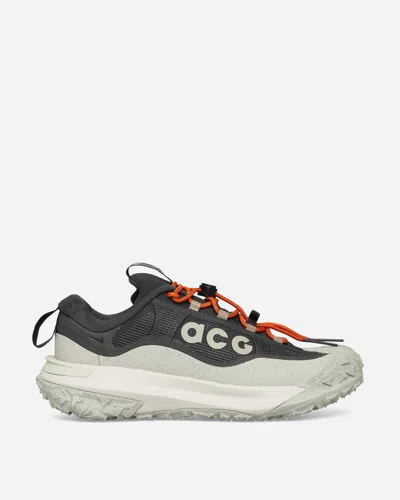 Nike Acg Mountain Fly 2 Low Gore-tex Sneakers Dark Smoke Grey / Khaki In Multicolor