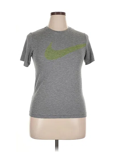 Pre-owned Nike Active T-shirt In Gray