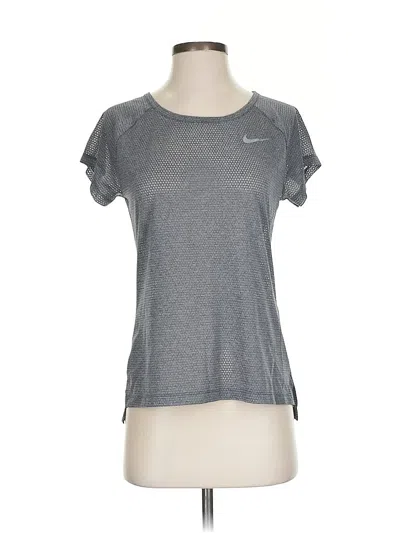 Pre-owned Nike Active T-shirt In Gray