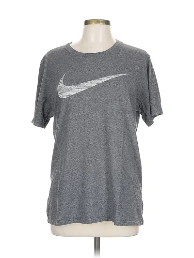 Pre-owned Nike Active T-shirt In Gray