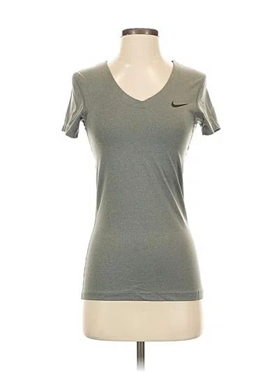 Pre-owned Nike Active T-shirt In Gray