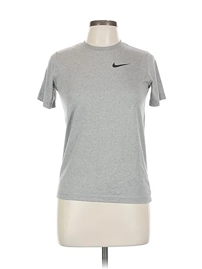 Pre-owned Nike Active T-shirt In Gray