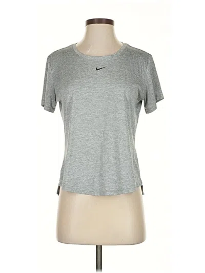 Pre-owned Nike Active T-shirt In Gray