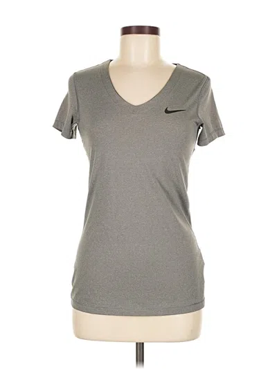 Pre-owned Nike Active T-shirt In Gray