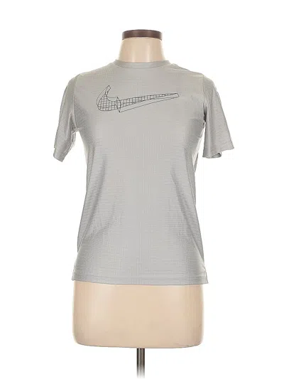 Pre-owned Nike Active T-shirt In Silver