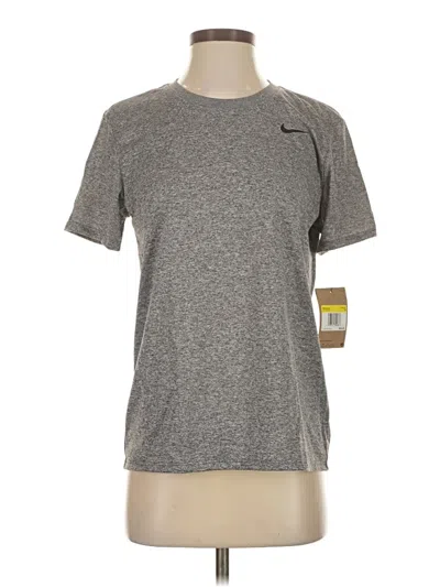 Pre-owned Nike Active T-shirt In Gray