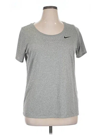Pre-owned Nike Active T-shirt In Gray