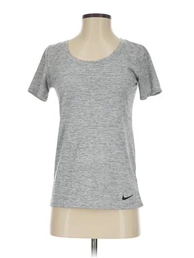 Pre-owned Nike Active T-shirt In Gray