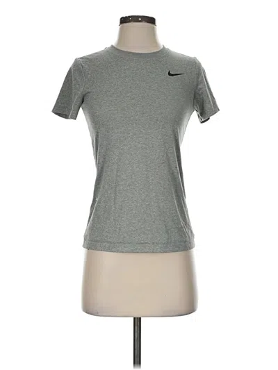 Pre-owned Nike Active T-shirt In Gray