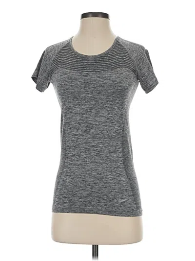 Pre-owned Nike Active T-shirt In Gray