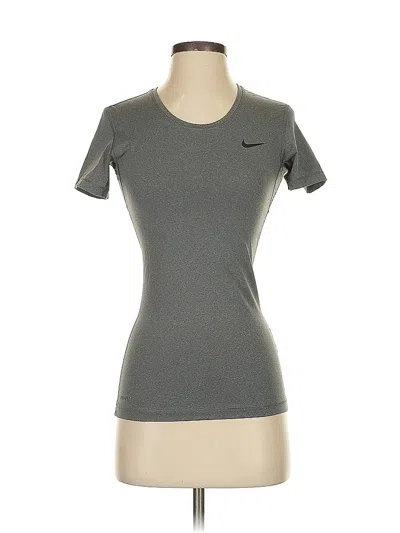 Pre-owned Nike Active T-shirt In Gray