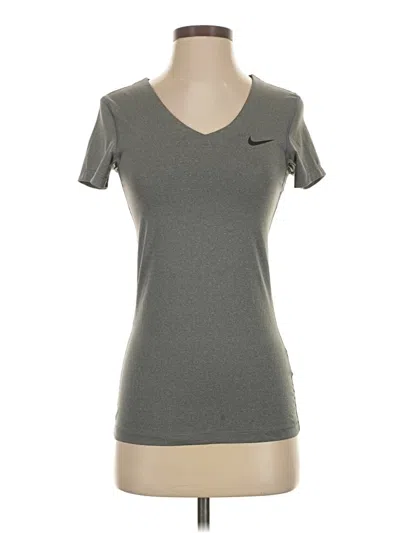 Pre-owned Nike Active T-shirt In Gray