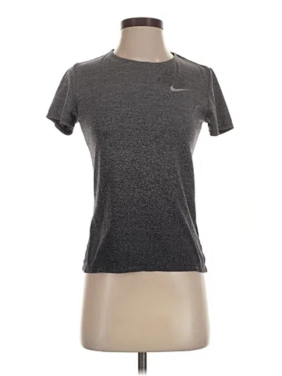 Pre-owned Nike Active T-shirt In Gray